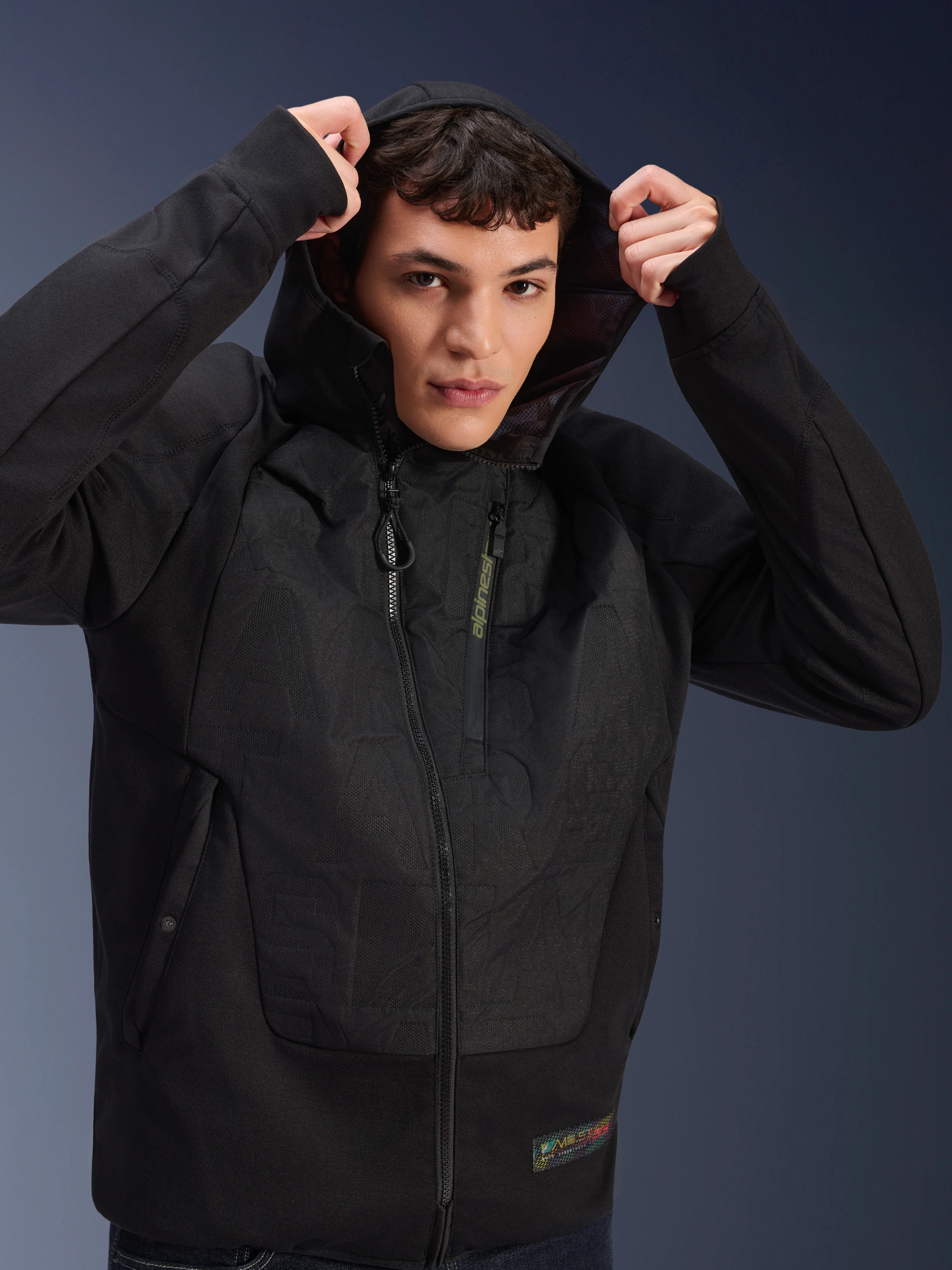 MO.ST.EQ Hybrid Kapuzenjacke - Image 10